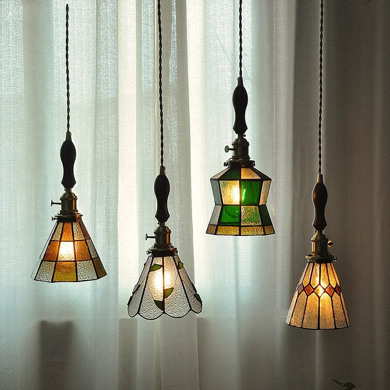 piccolo lampadario nordico in rame con vetro colorato