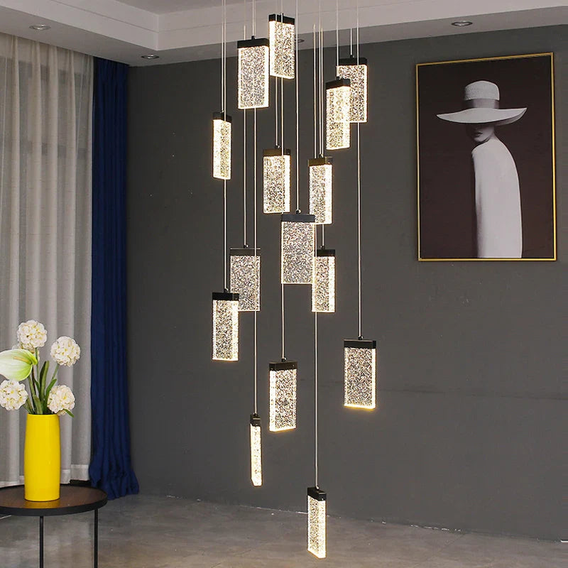 lampadario in cristallo design luminoso per scala e decorazione interna