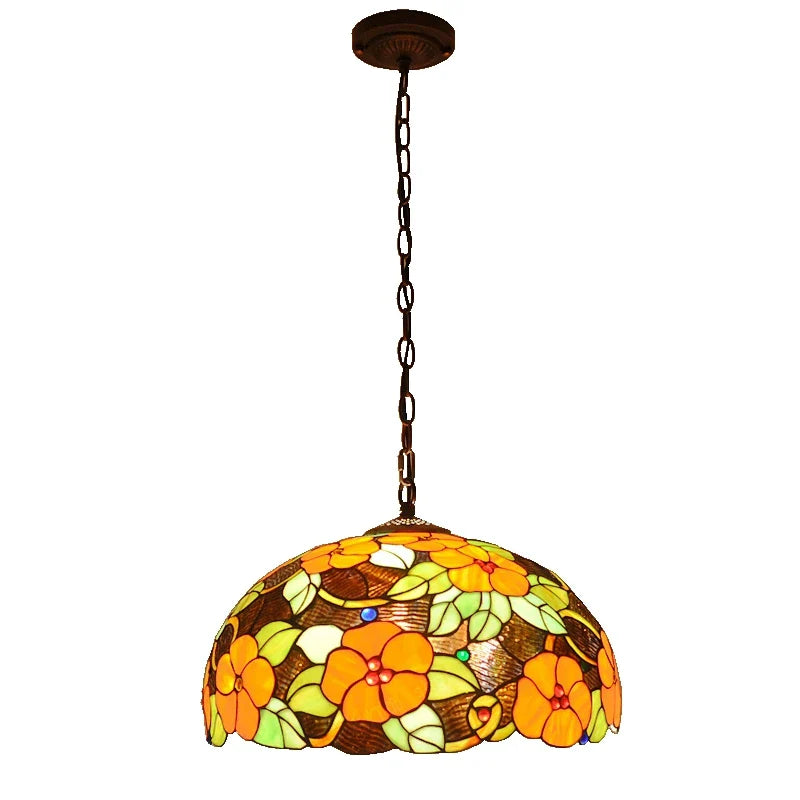 lampadario in vetro floreale stile tiffany per ristorante e bar