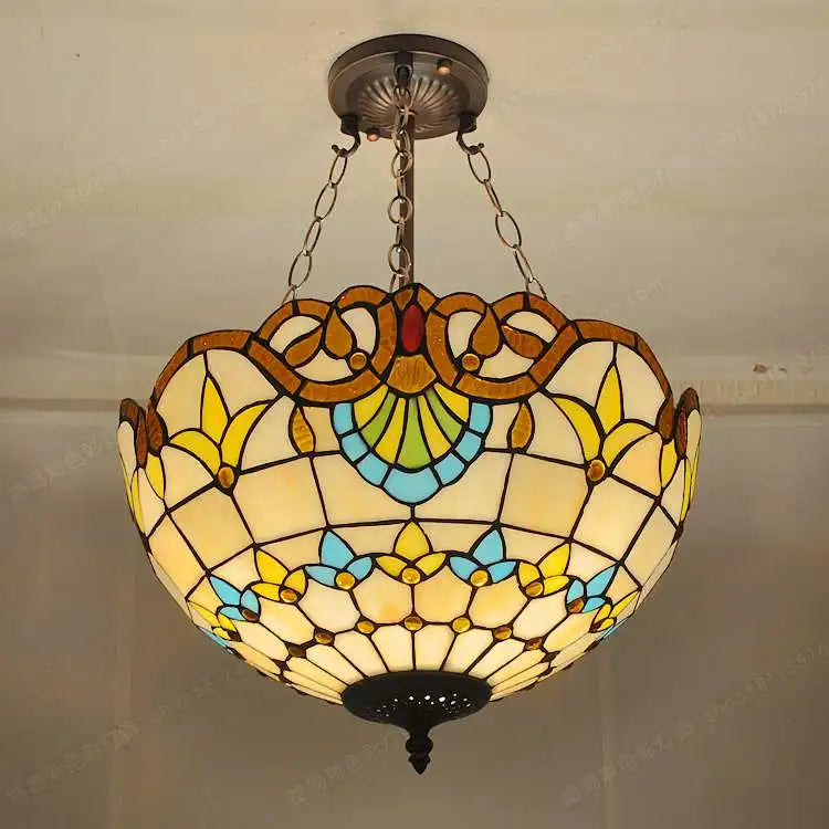 lampadario barocco in vetro colorato per illuminazione elegante