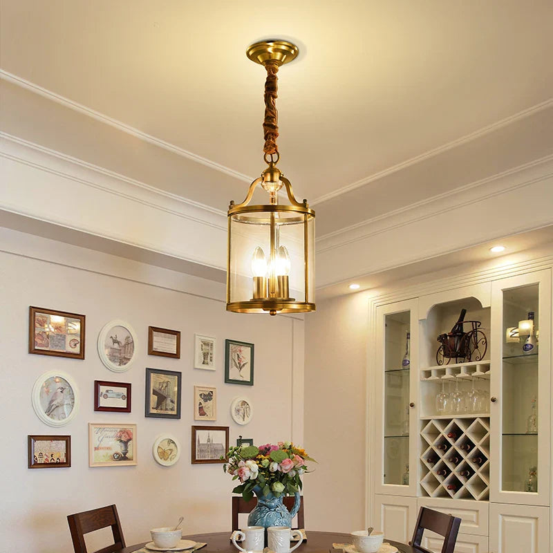Lampadario design chic per soggiorno elegante
