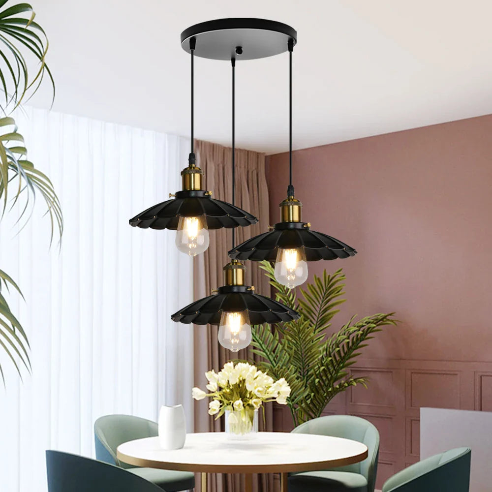 Lampadario metallico sospeso vintage design