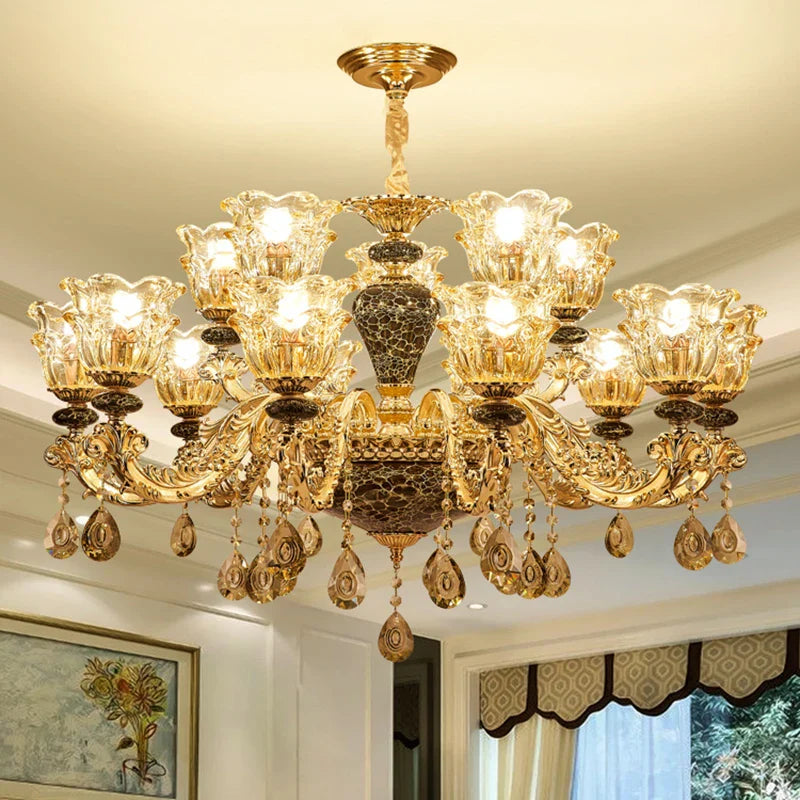 lampadario di lusso in cristallo per un'atmosfera minimalista