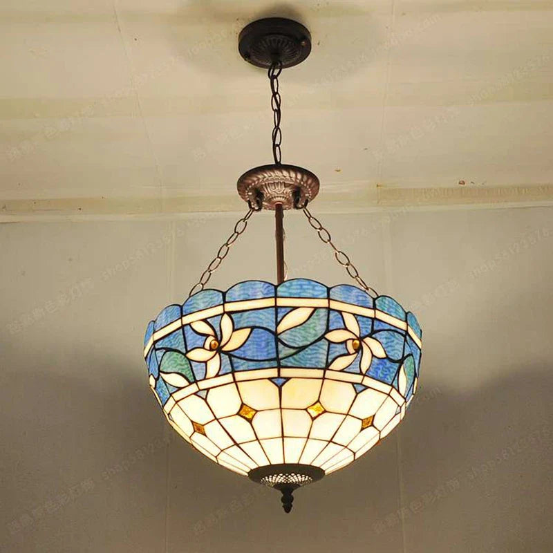 lampadario retrò in vetro tiffany per bar e ristorante