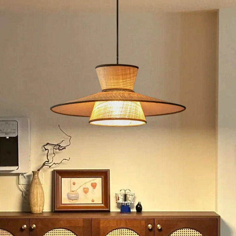 lampadario wabi sabi in rattan e rafia per decorazione d'interni vintage