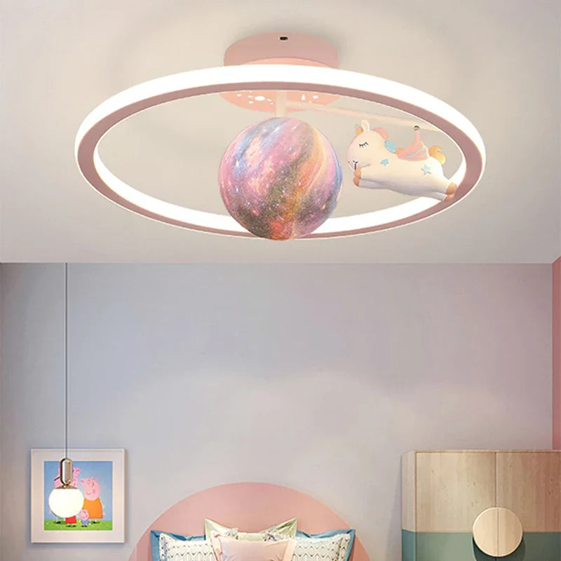 Elegante plafoniera moderna sospesa luminosa