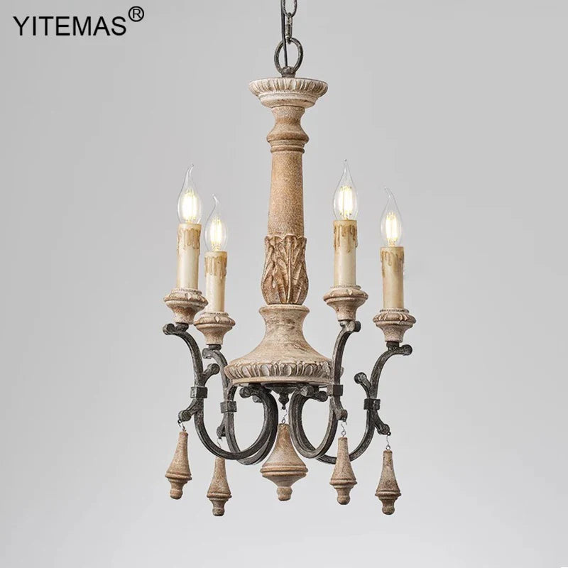 Lampadario Vintage Elegante in Legno