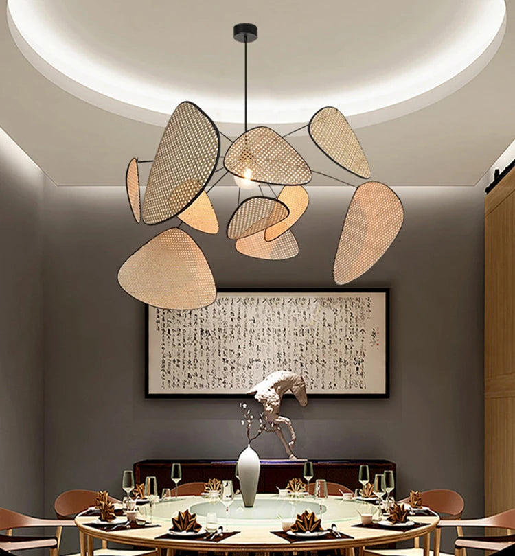 Lampadario in rattan e bambù dal design moderno