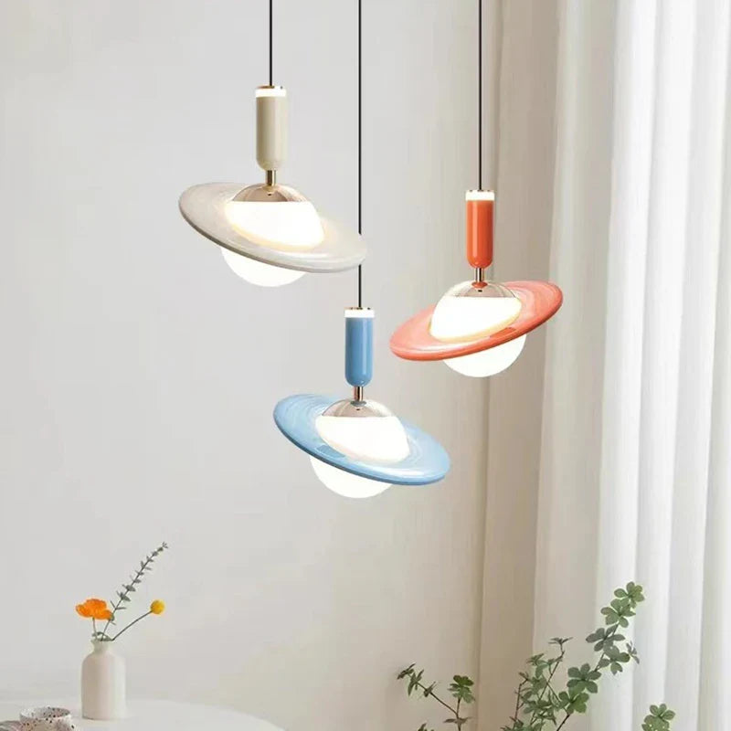 lampadario saturno design led regolabile in altezza