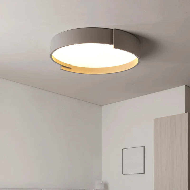 Lampadario di design in interno luminoso