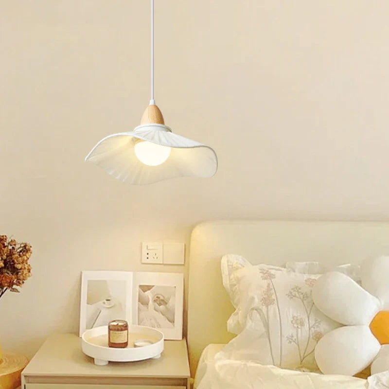 Lampadario scandinavo in legno moderno elegante