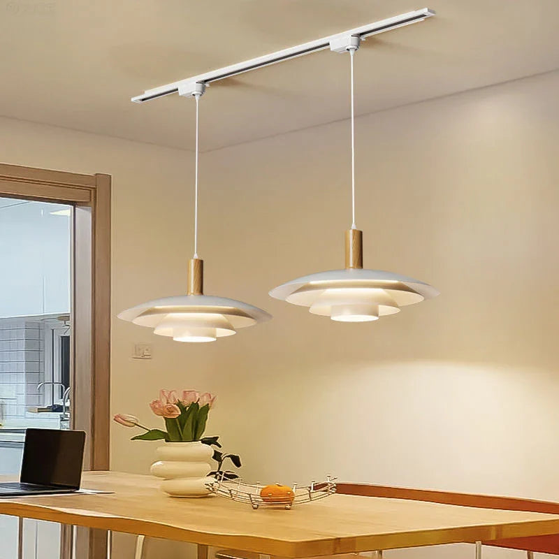 Lampada a sospensione industriale moderna ed elegante