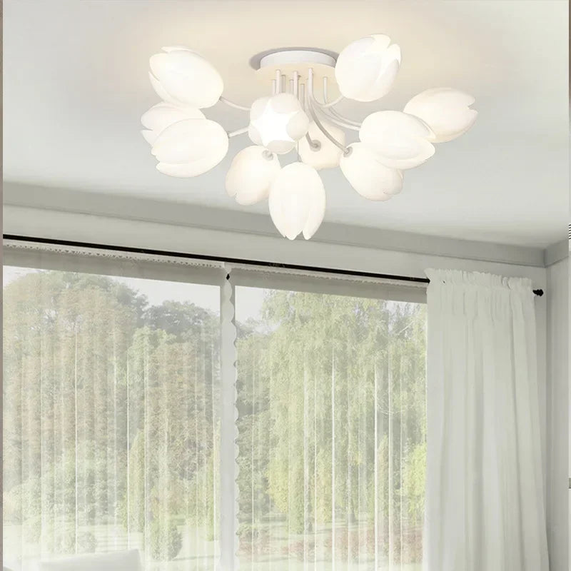 Lampadario floreale moderno elegante.