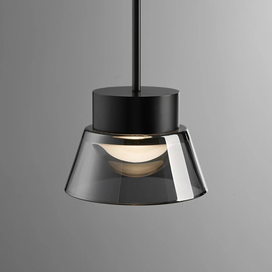 lampadario minimalista in vetro design nordico con sospensione led