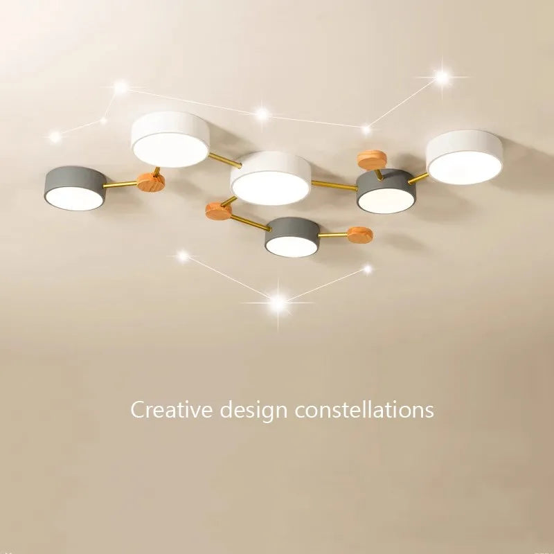 Elegante lampadario scandinavo in legno LED