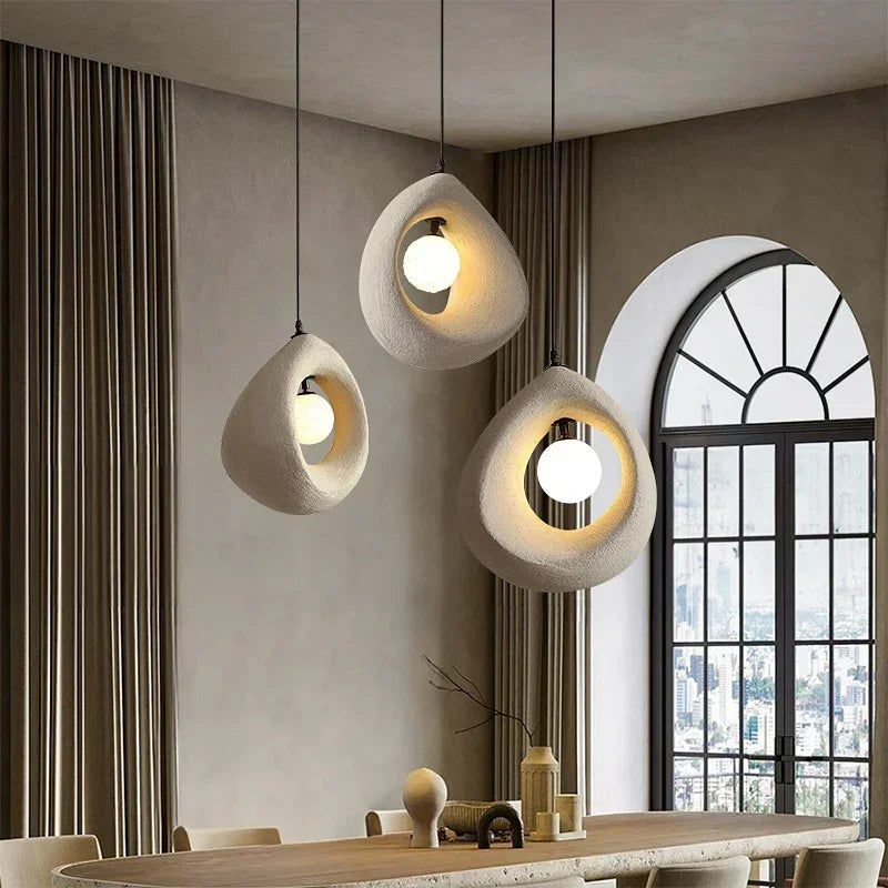Elegante lampadario wabi sabi luminoso