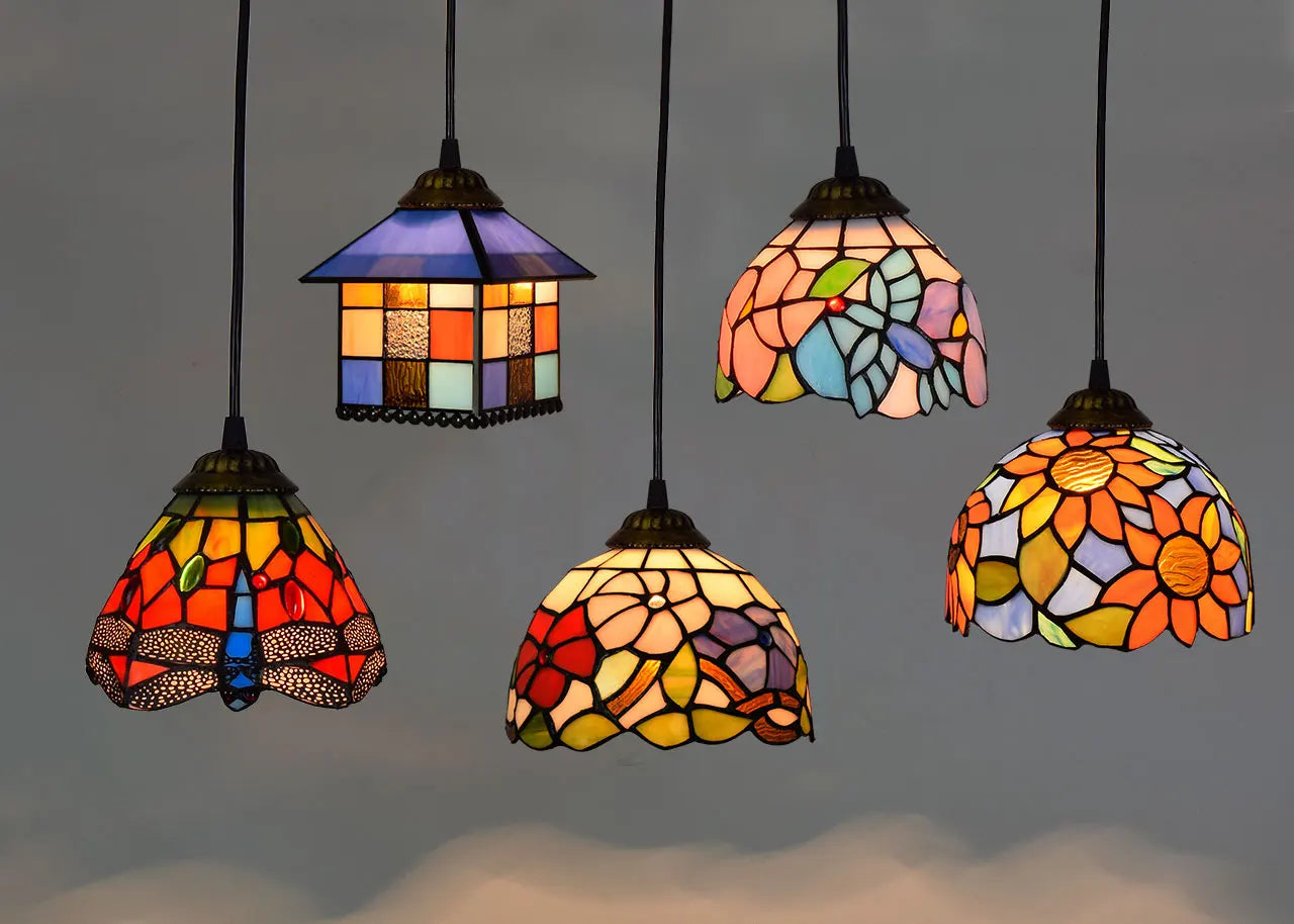 lampadario in vetro stile Tiffany retrò per interni mediterranei