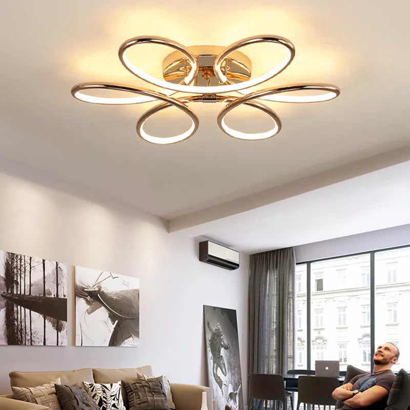 Lampadario moderno elegante e luminoso
