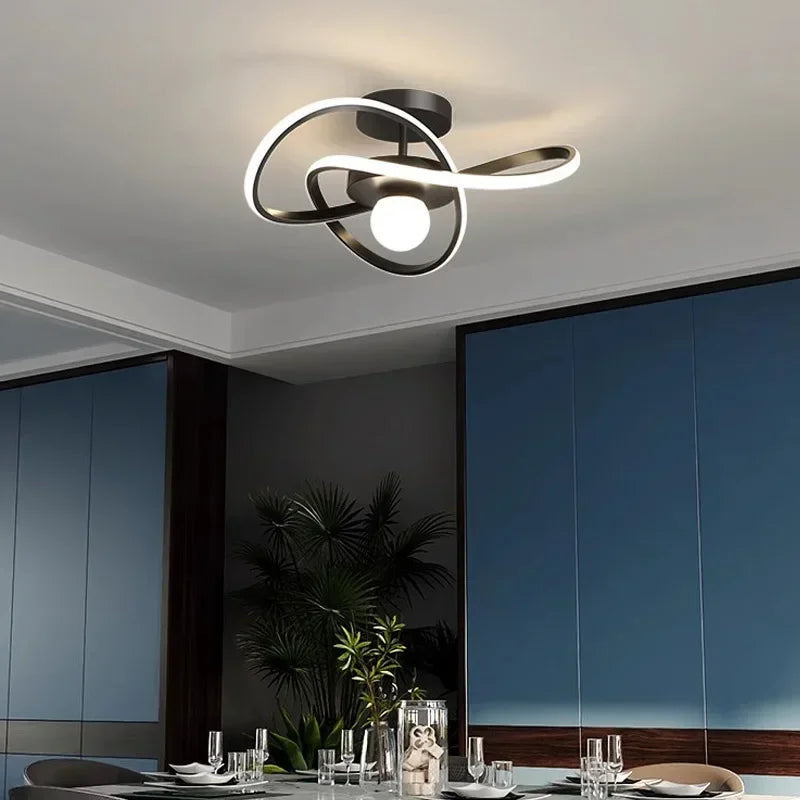 Lampadario moderno luminoso ed elegante sospeso