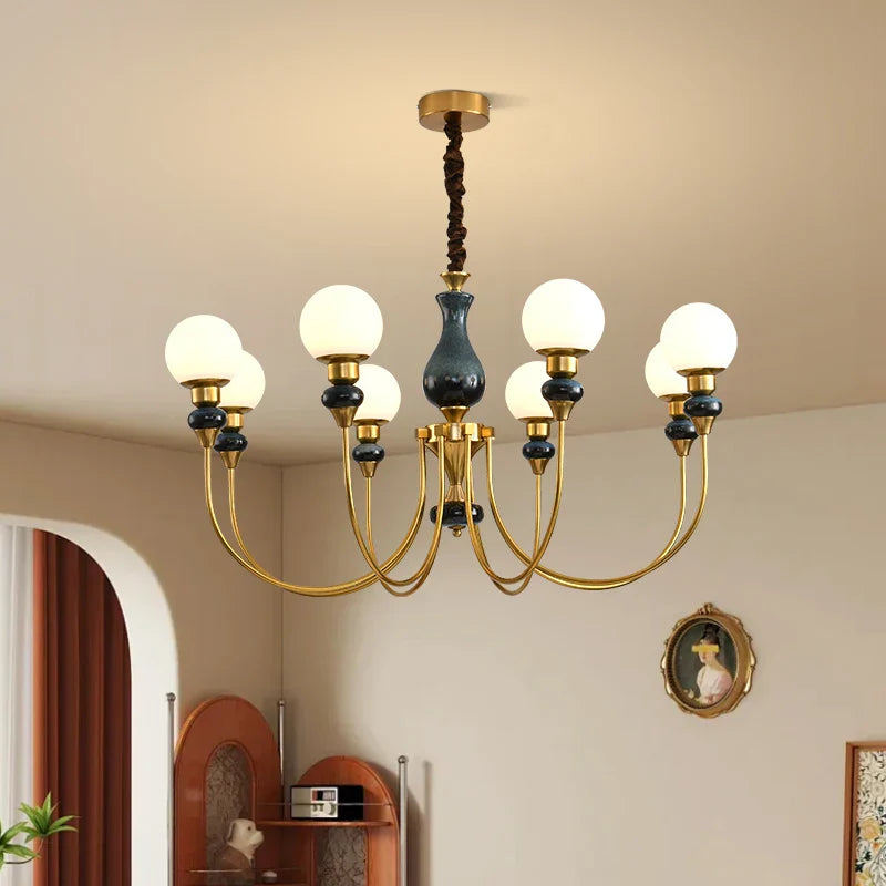 lampadario nordico in vetro per un interno romantico e accogliente