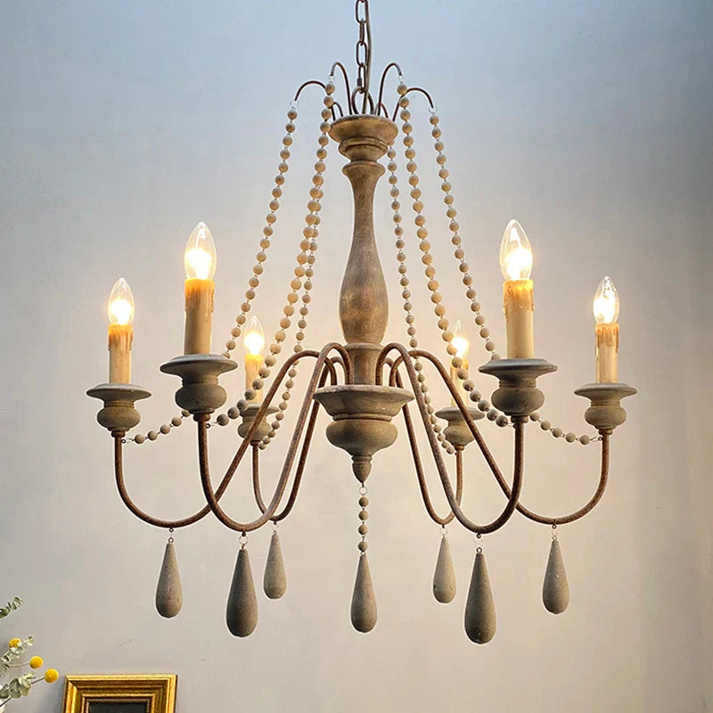 Lampadario rustico elegante in legno vintage