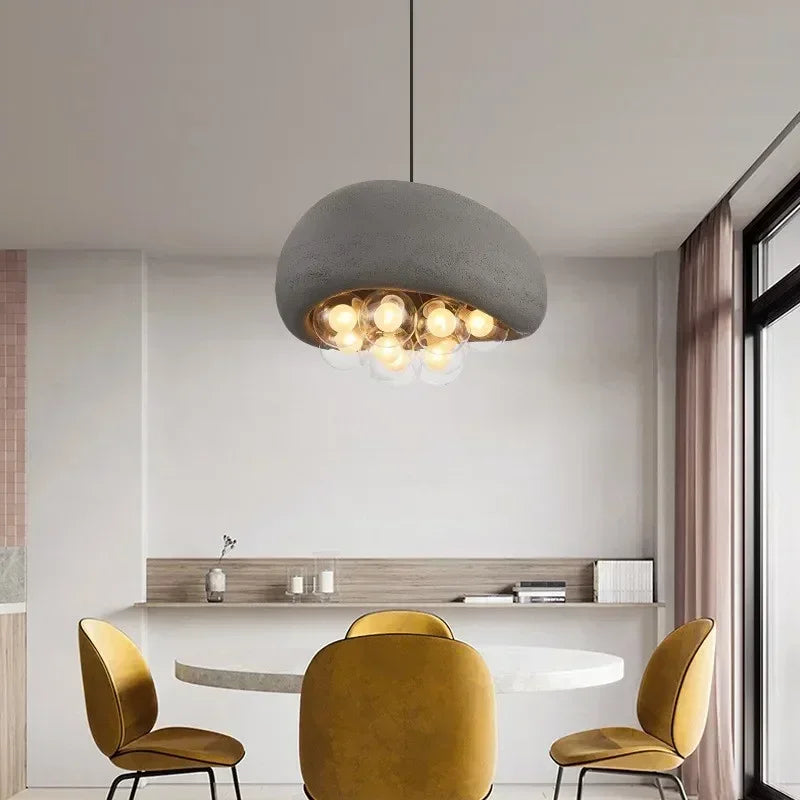 lampadario sospeso minimalista stile wabi sabi con illuminazione a LED