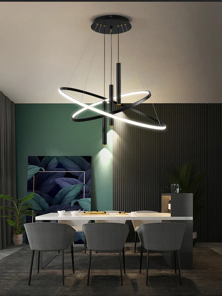Lampadario rotondo moderno elegante sospeso.