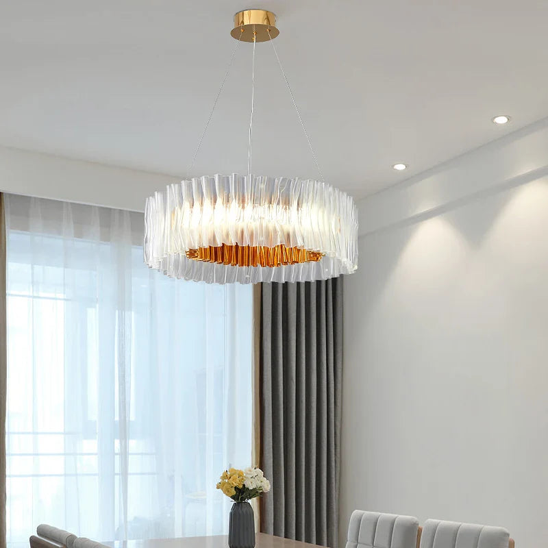 Lampadario acrilico moderno e luminoso