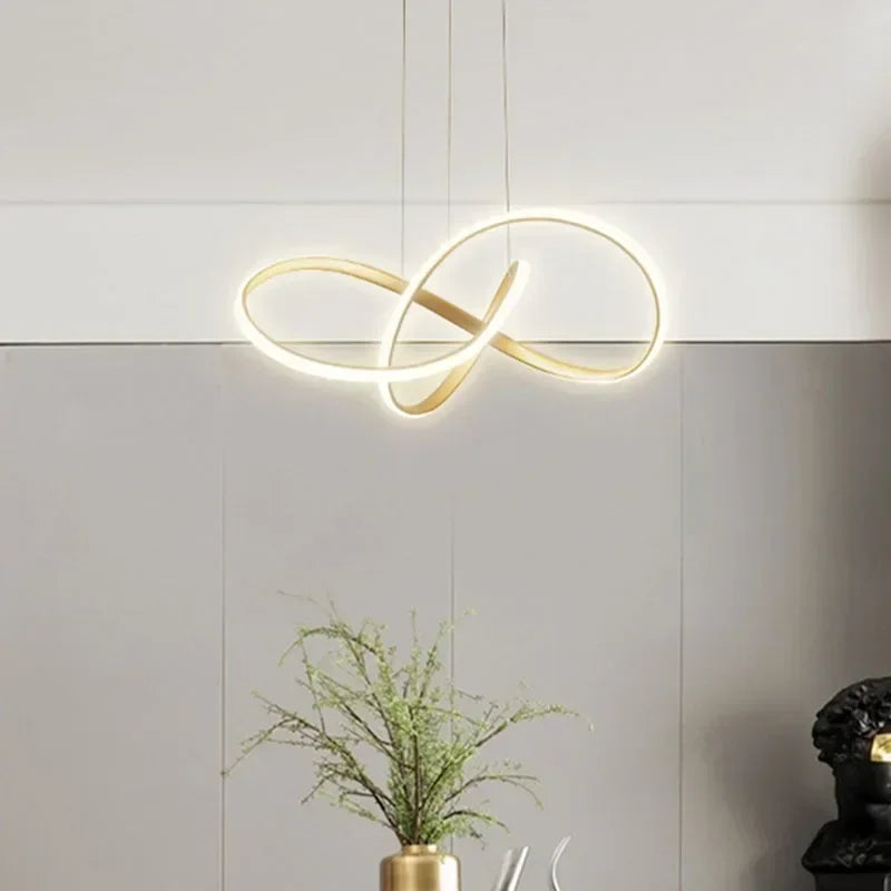 Lampadario LED design moderno dorato
