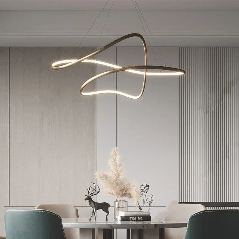 Lampadario LED dal design elegante e moderno