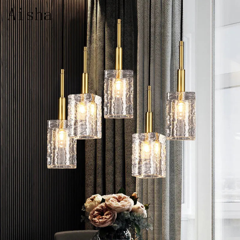 lampadario in cristallo dorato design per interni eleganti e moderni