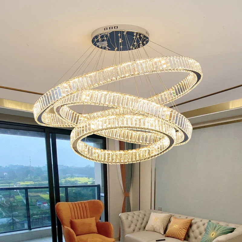 lampadario moderno in cristallo con anelli regolabili per decorazione d'interni