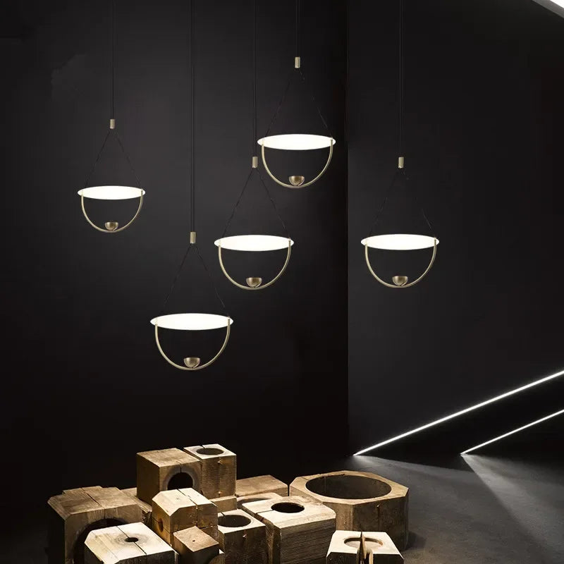 Lampadario LED moderno sospeso elegante