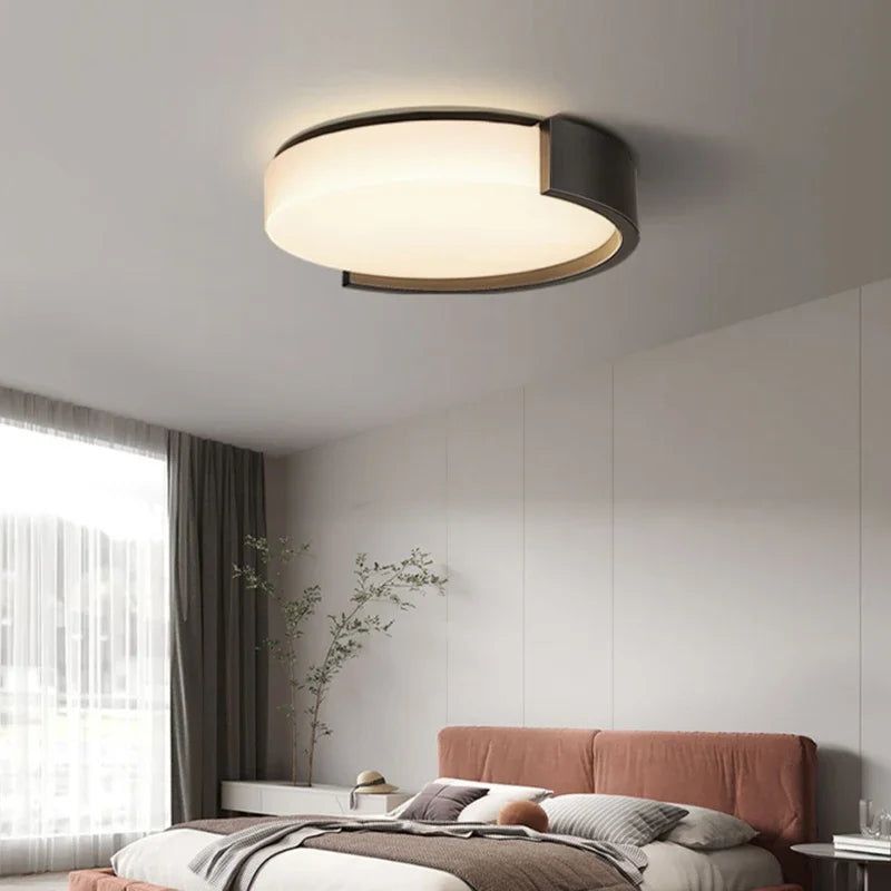 Plafoniera LED moderna nordica elegante.