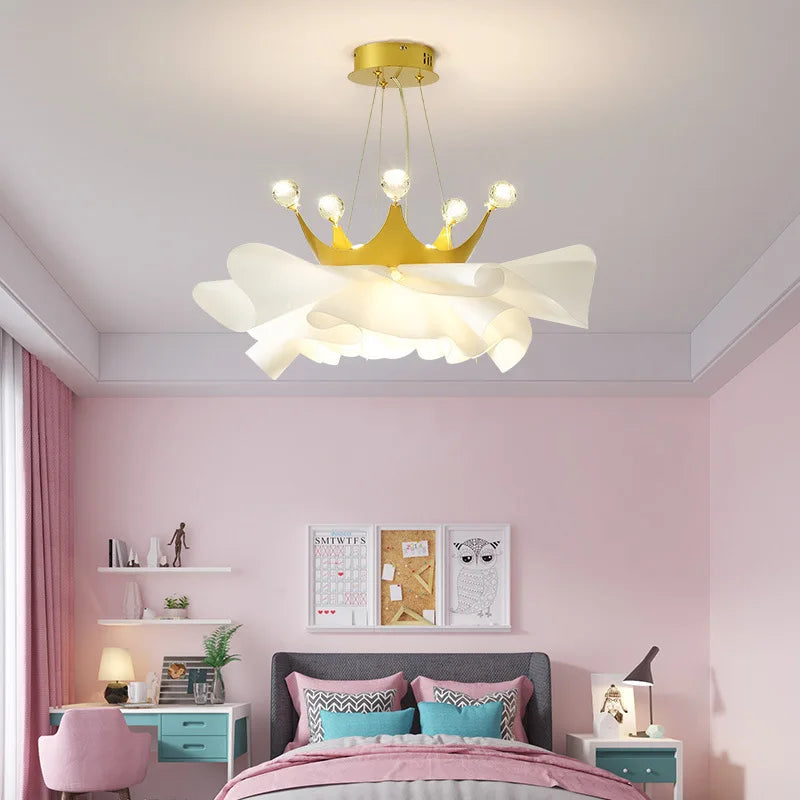 lampadario moderno in cristallo per decorazione romantica e accogliente