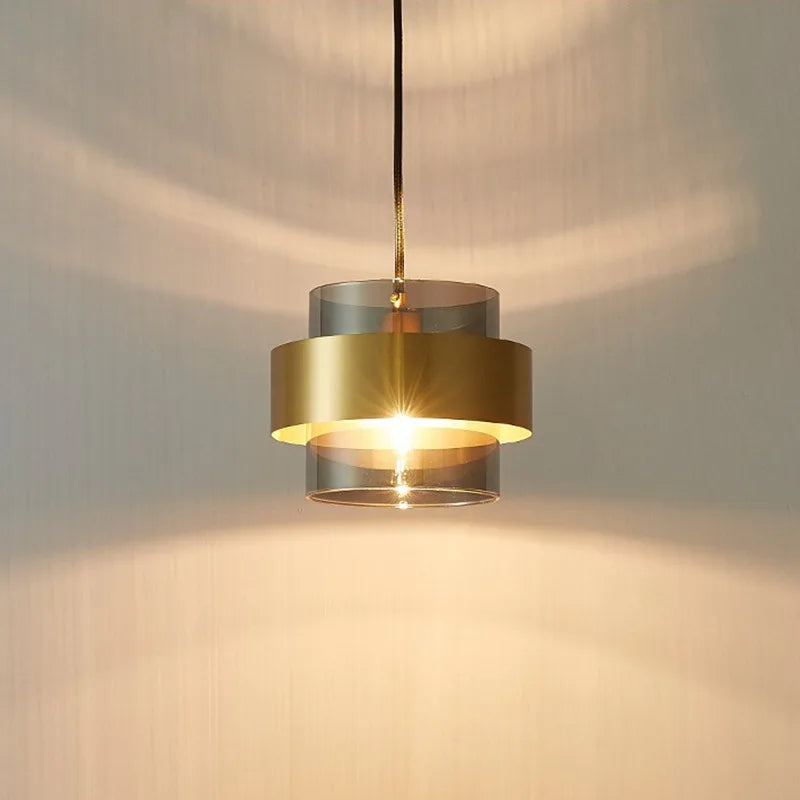 Lampada a sospensione LED design dorato scandinavo