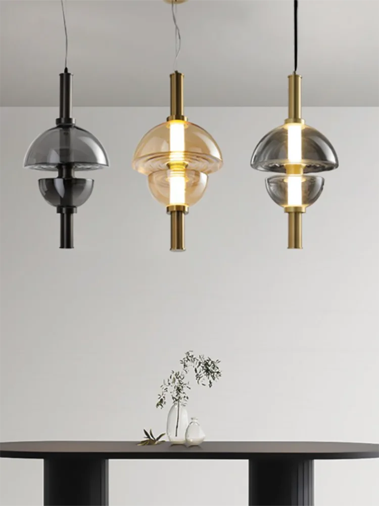 lampadario in vetro design nordico per spazio moderno