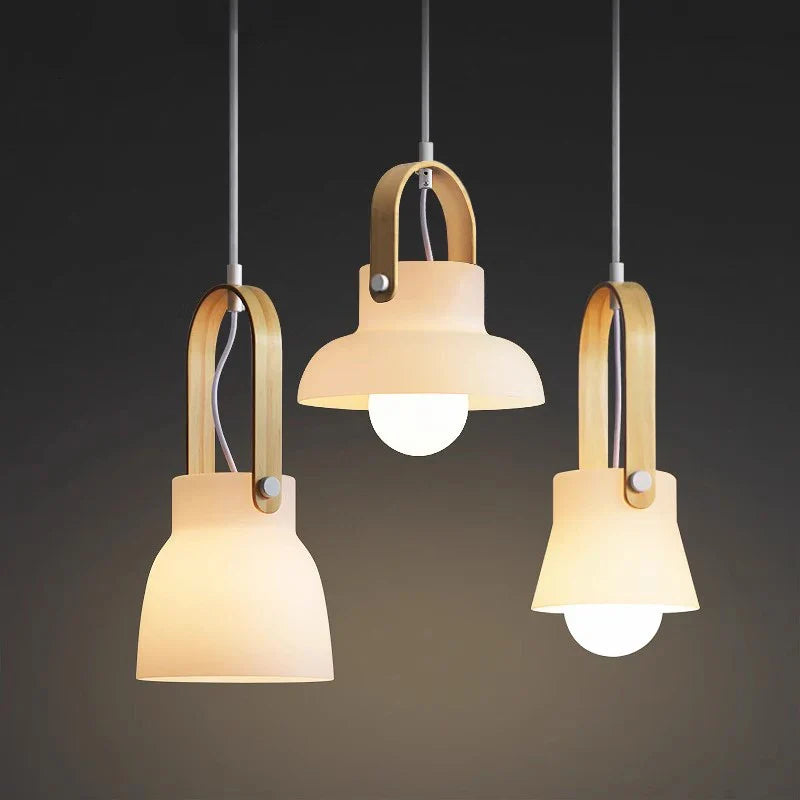 Lampadario in vetro e legno moderno