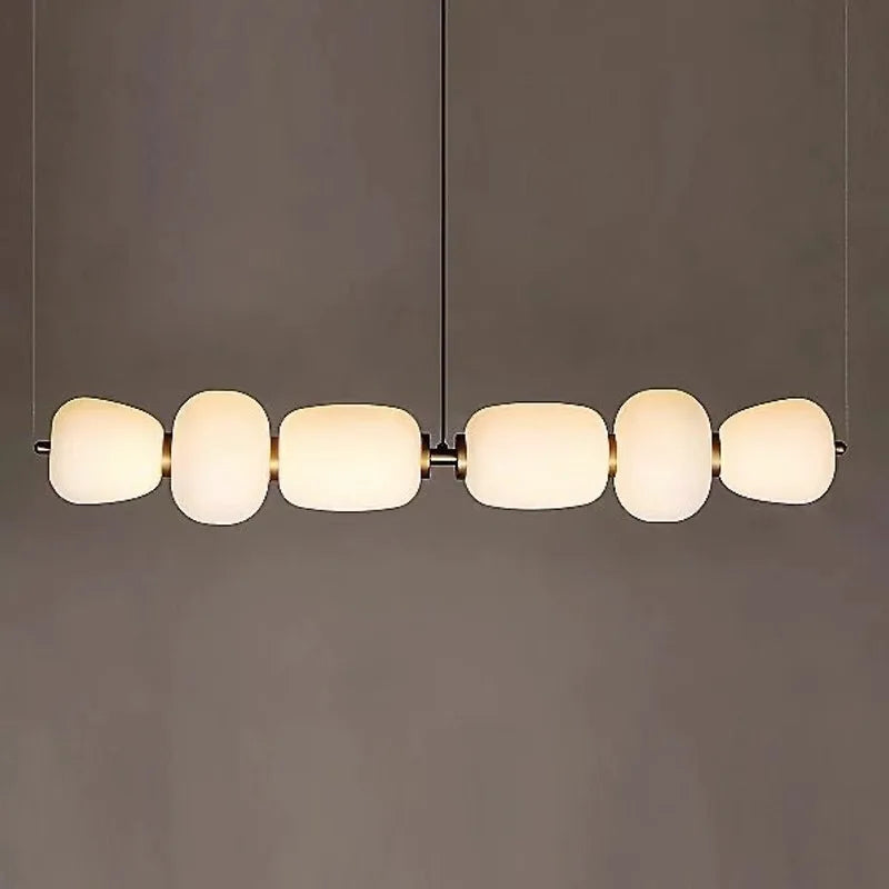 lampadario in vetro minimalista moderno per spazi creativi e bar