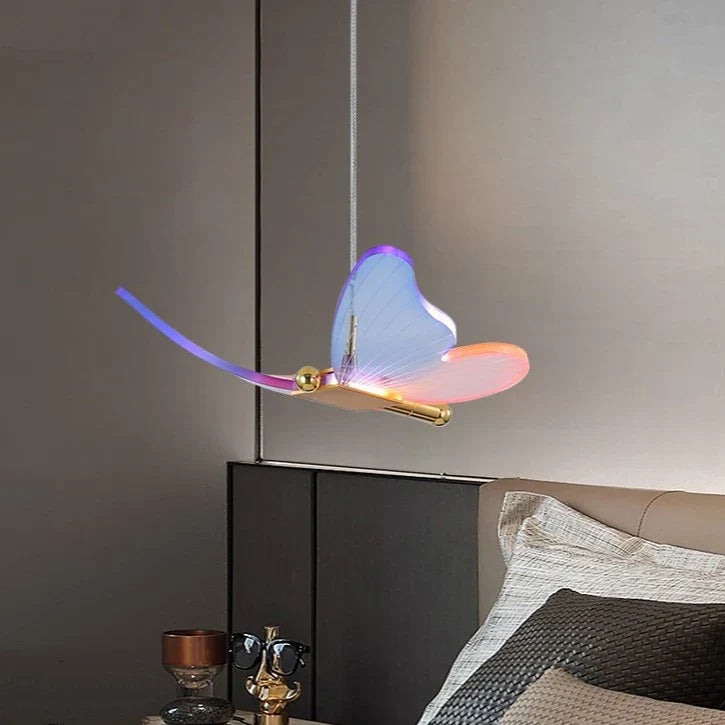 lampadario dorato di lusso stile nordico con farfalle multicolori