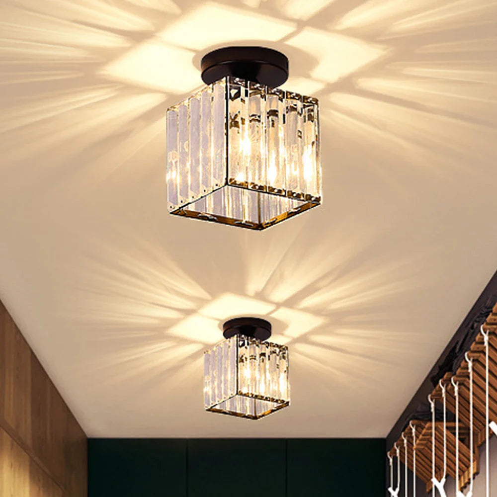 Lampada in cristallo e metallo elegante