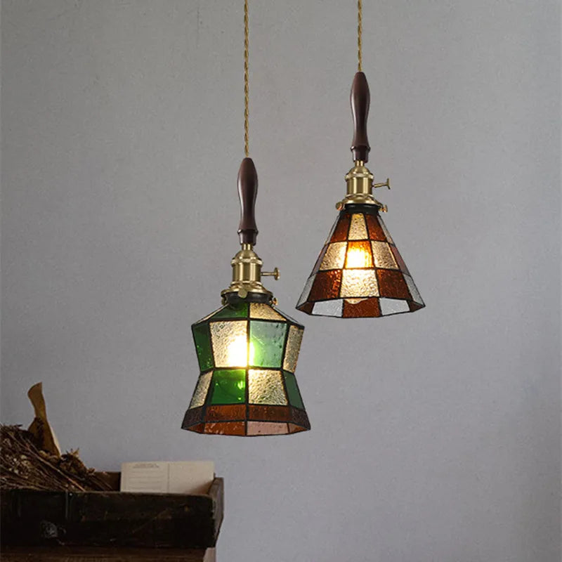 Lampadario Antico Elegante e Raffinato