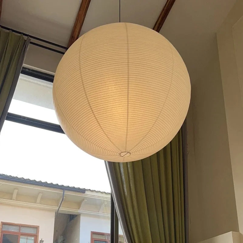 Sospensione LED minimalista in legno bianco