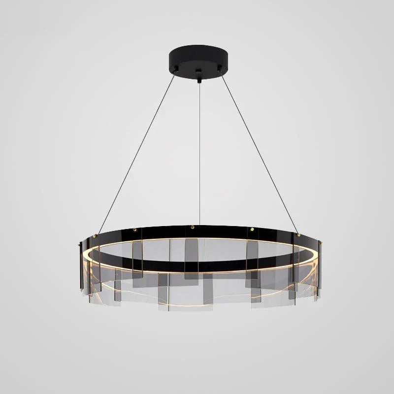 Lampadario moderno elegante per soggiorno luminoso