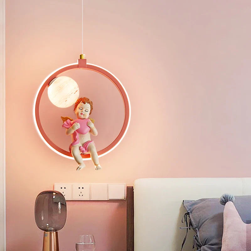 Lampadario giocoso e colorato per camera