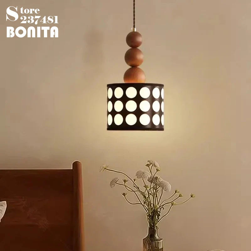 lampadario retrò a pois in noce per decorazione interna