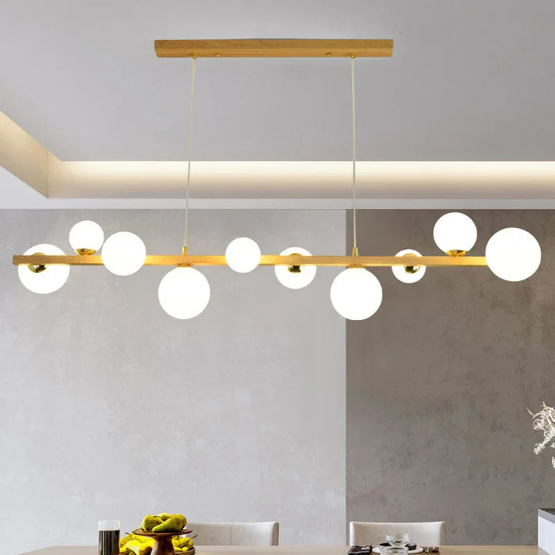 Elegante lampadario contemporaneo in vetro