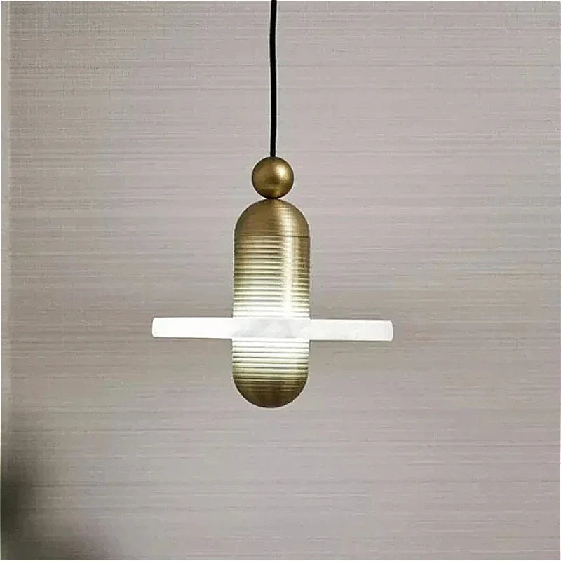 lampadario in marmo e metallo per decorazione nordica elegante