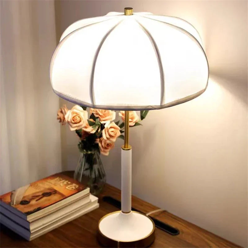 Lampadario design nordico lampada da terra retrò in tessuto con luce LED