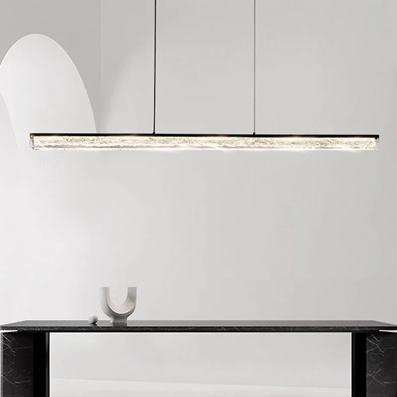 lampadario in acrilico design italiano per spazi moderni ed eleganti